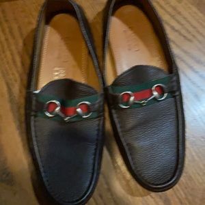 Mint Brown men’s Gucci driving loafers worn maybe twice. New sells for $650.00